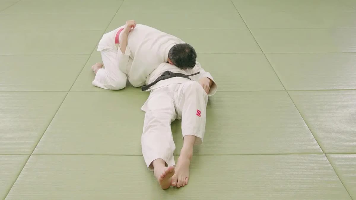 kuzure-kami-shiho-gatame_1.png
