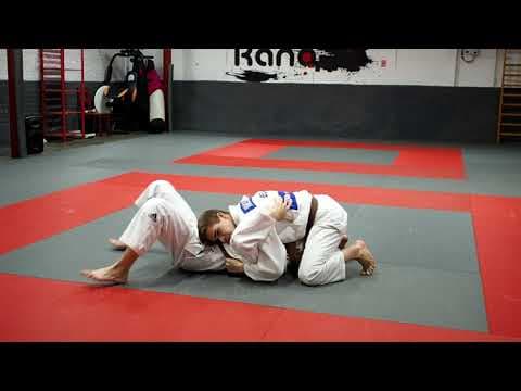 Réalisation de Kami Shiho Gatame