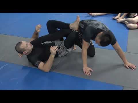 Linking attacks from Single leg X guard (Lachlan Giles)